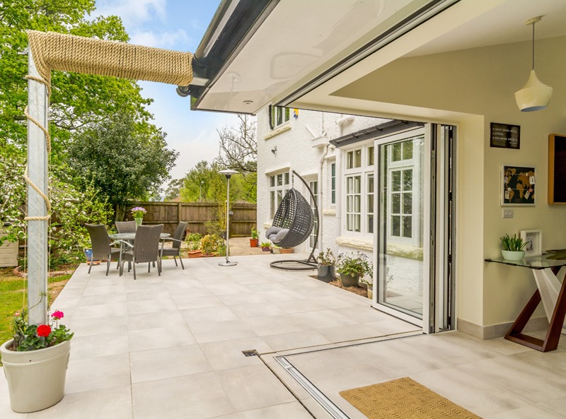 Patio with white porcelain paving